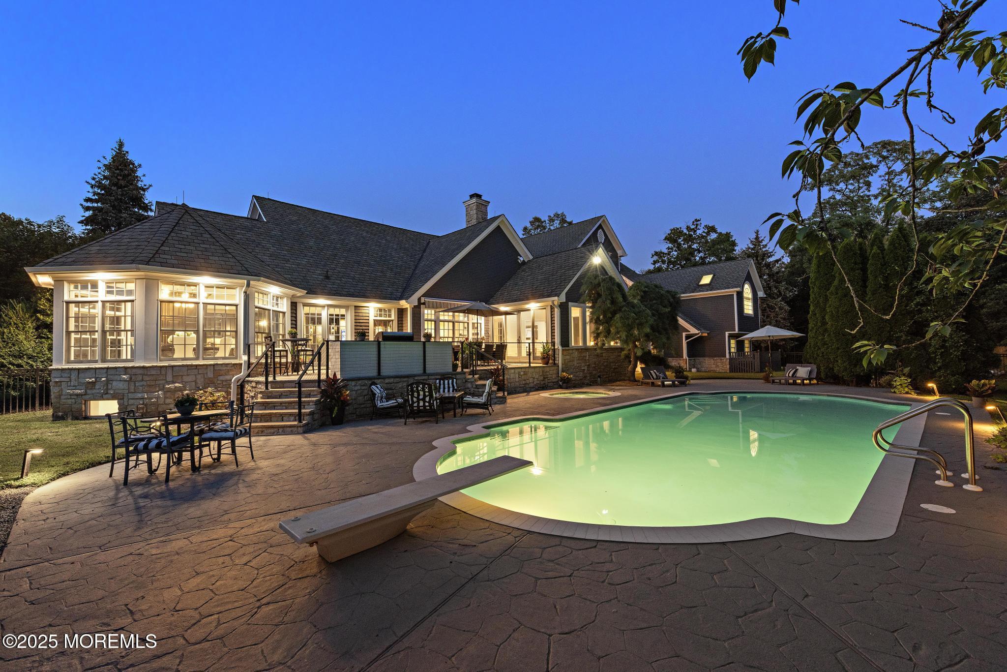 8 Black Point Horseshoe Street