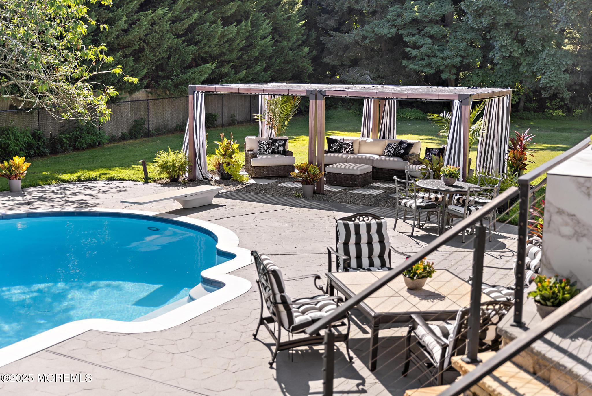 8 Black Point Horseshoe Street