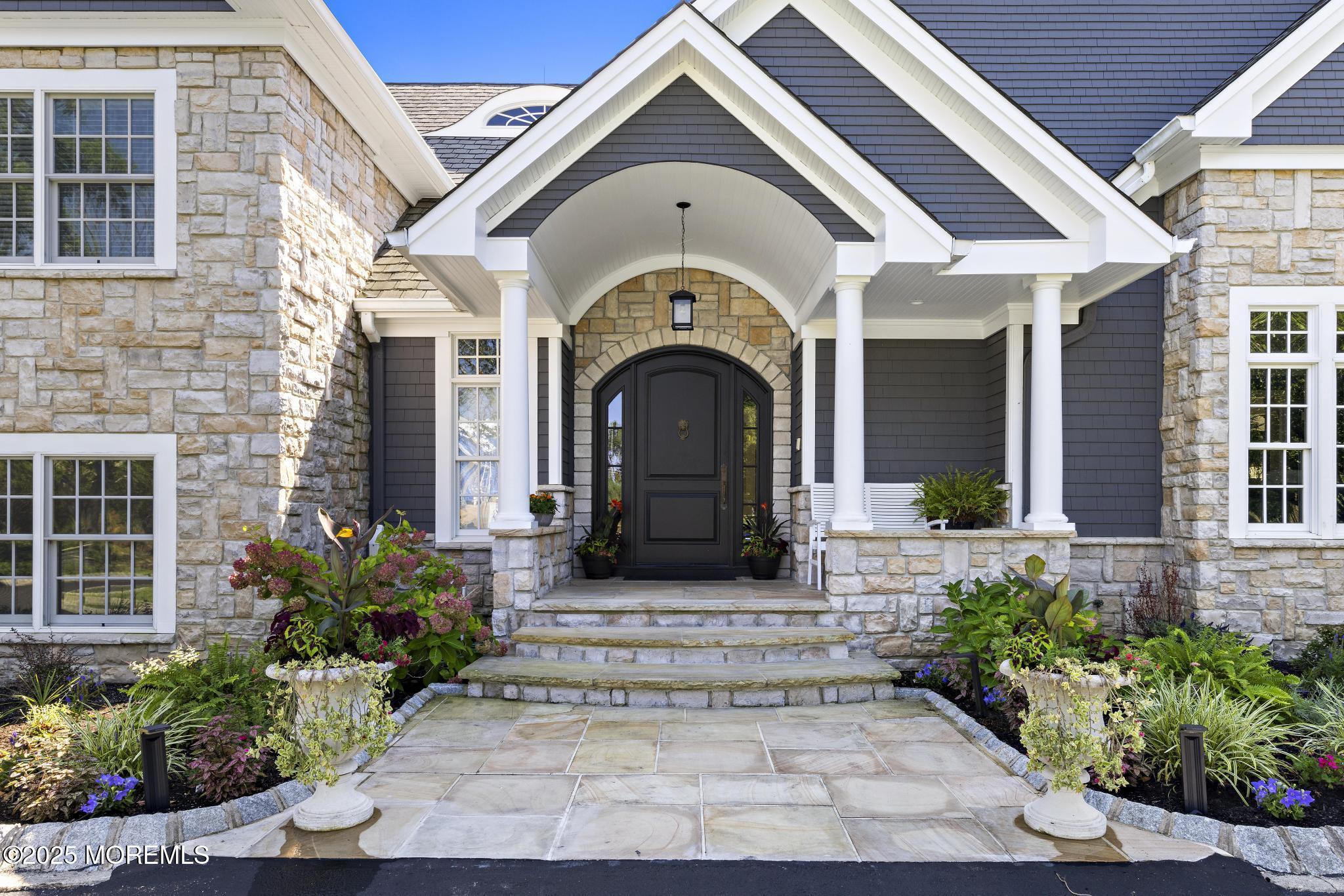 8 Black Point Horseshoe Street