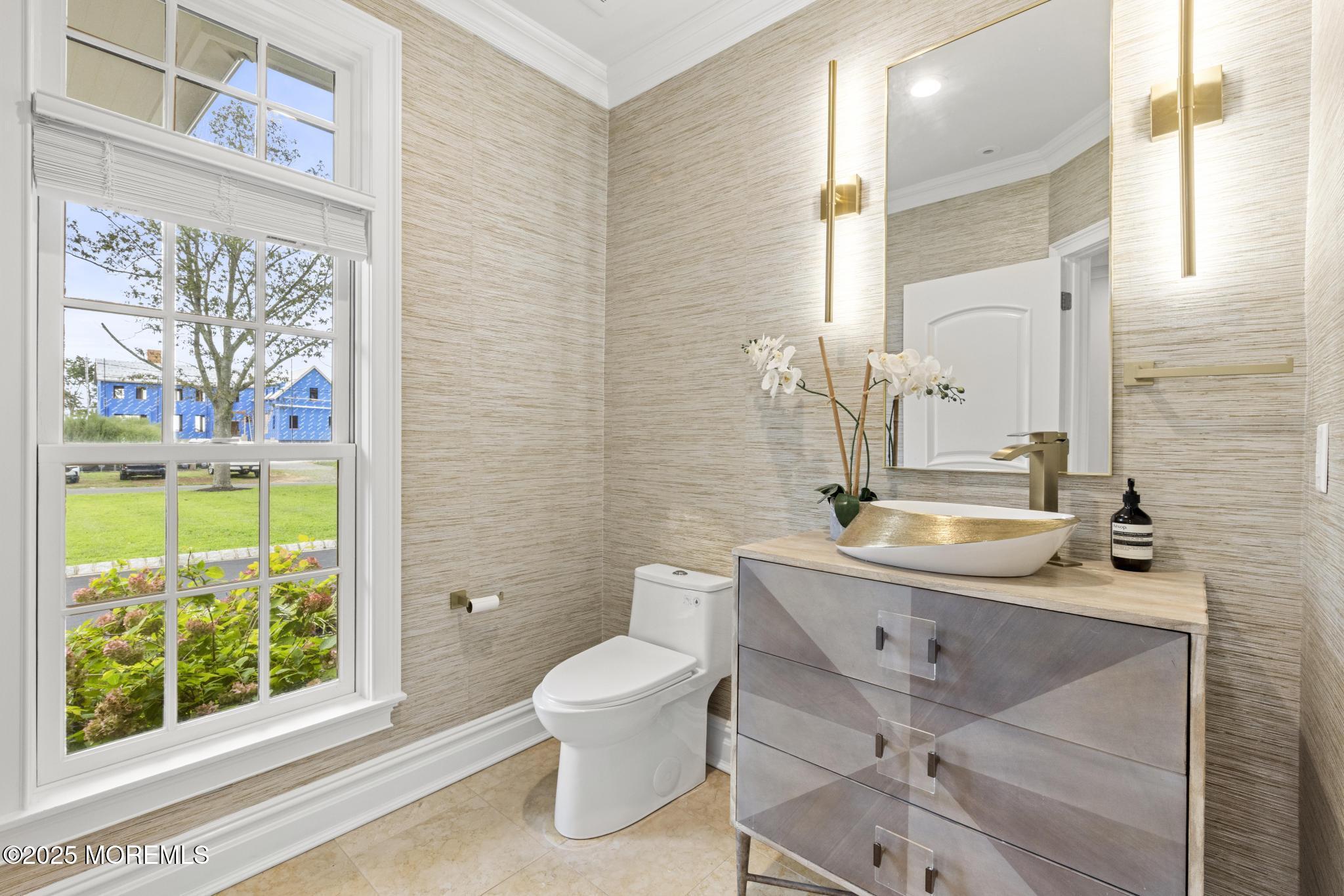 8 Black Point Horseshoe Street