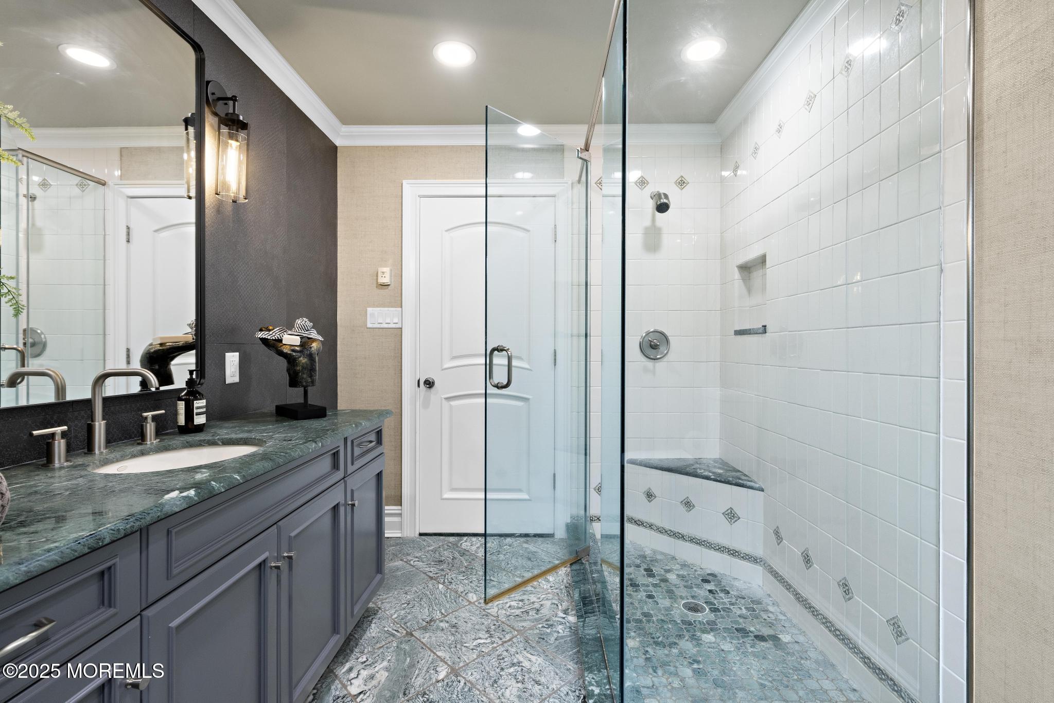 8 Black Point Horseshoe Street