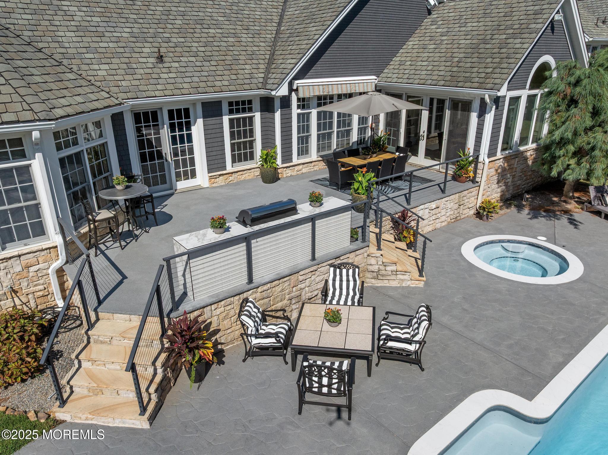 8 Black Point Horseshoe Street