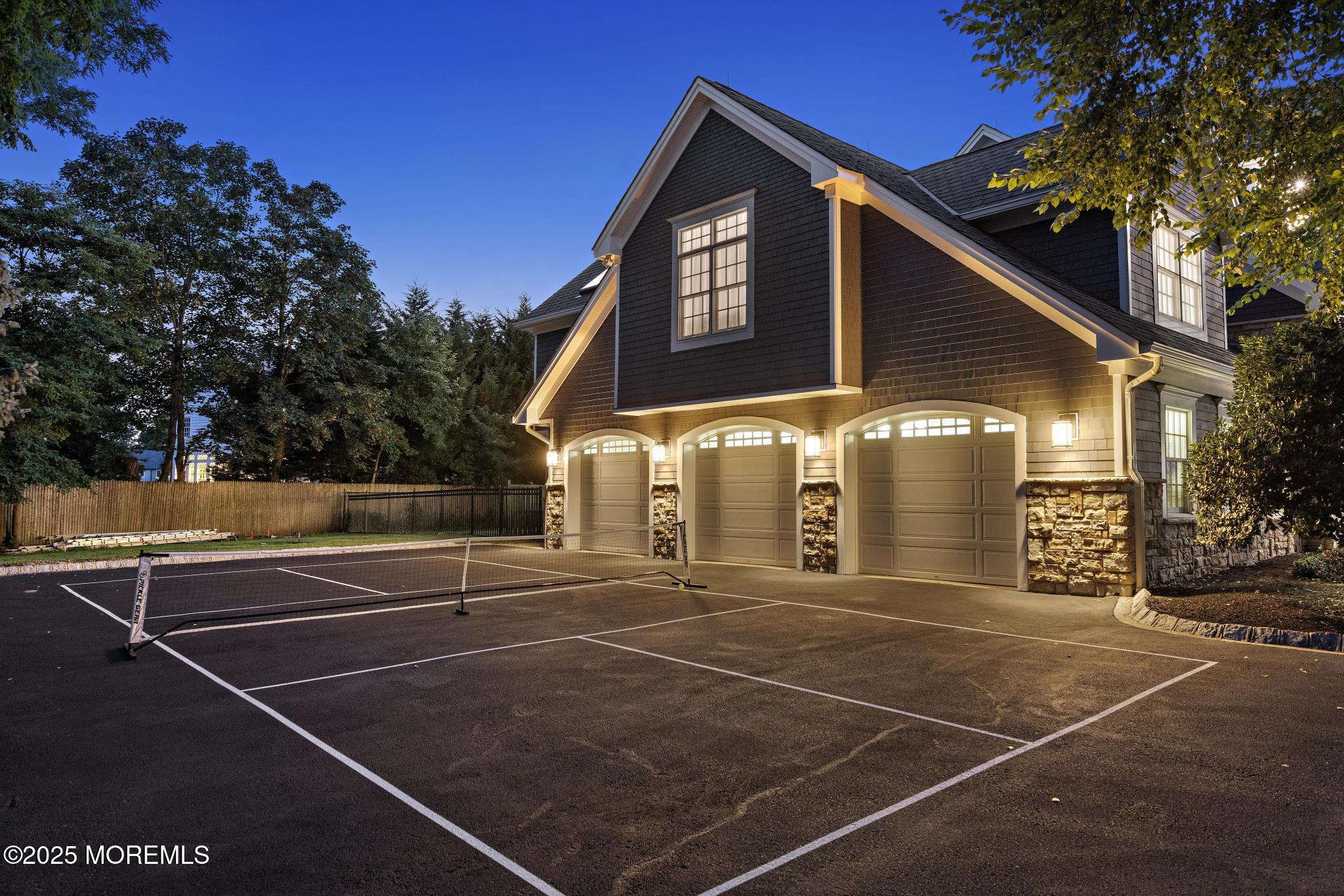 8 Black Point Horseshoe Street