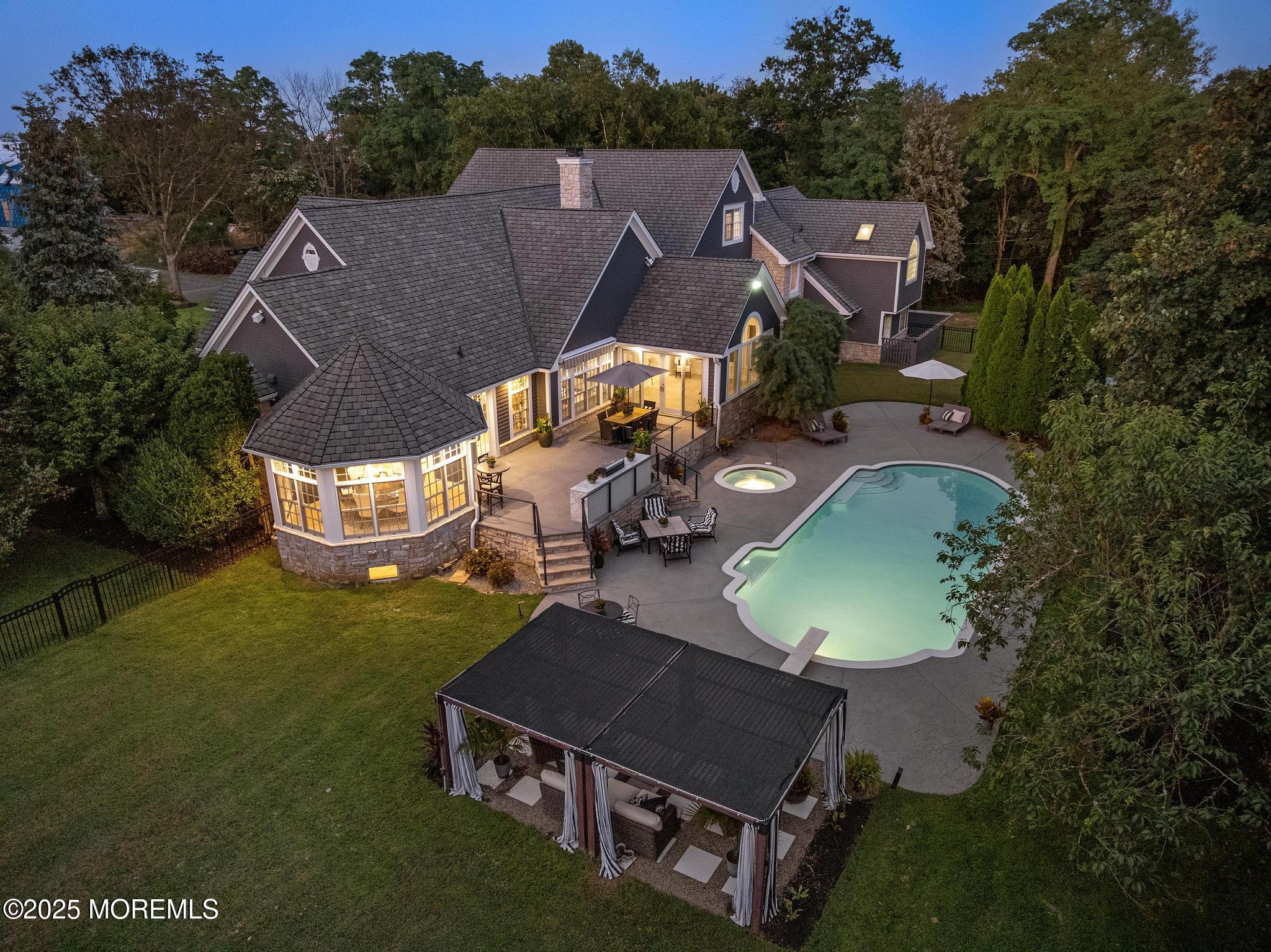 8 Black Point Horseshoe Street