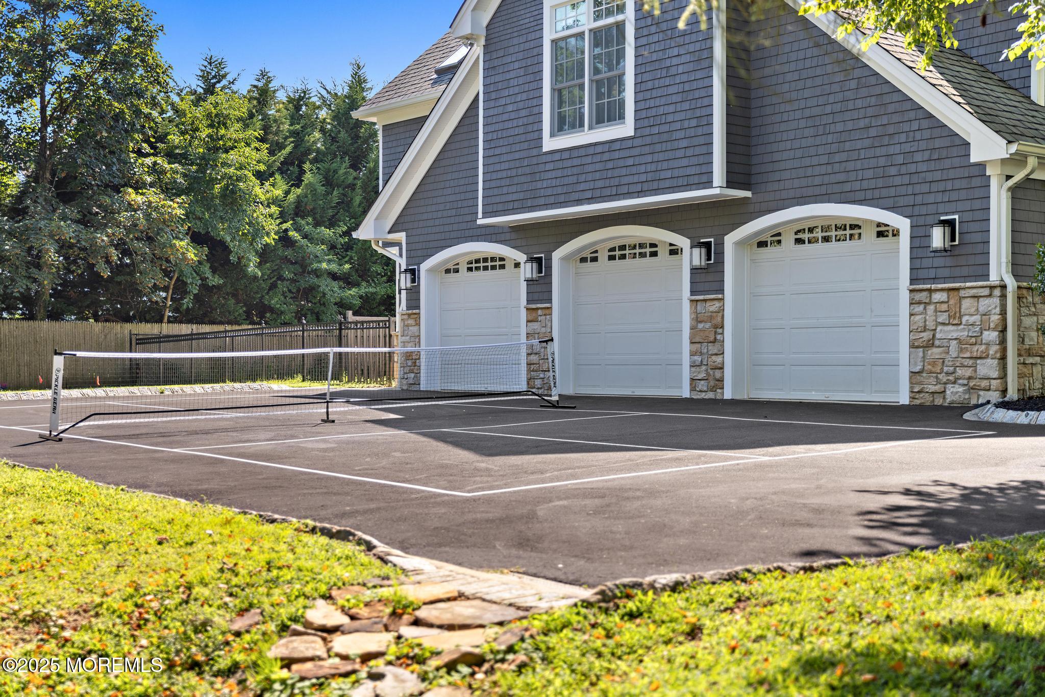 8 Black Point Horseshoe Street