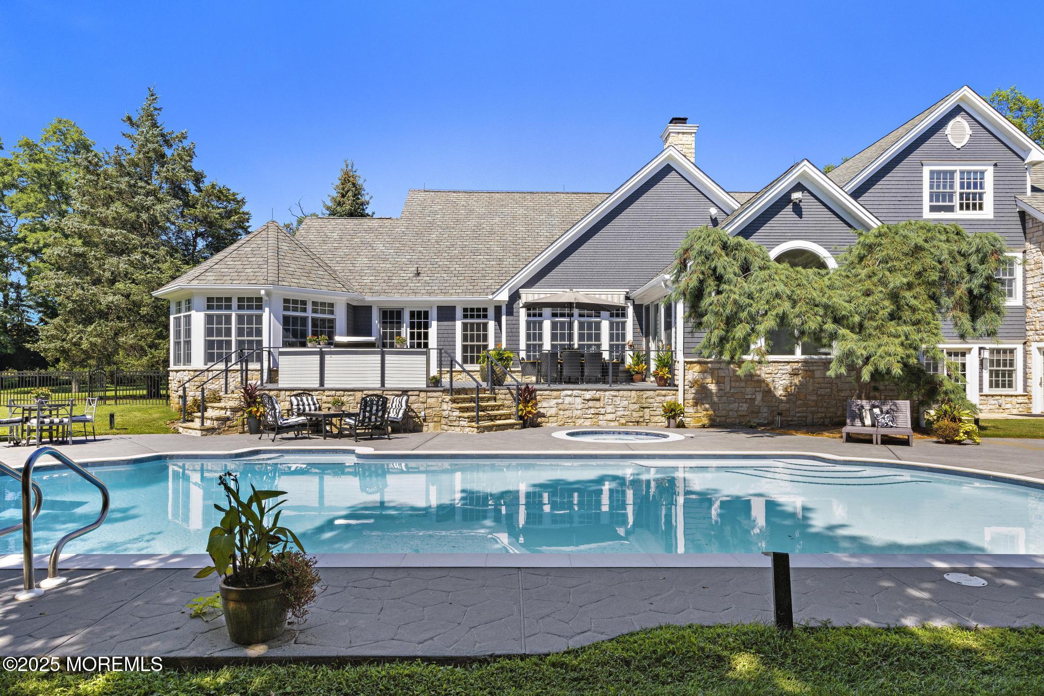 8 Black Point Horseshoe Street