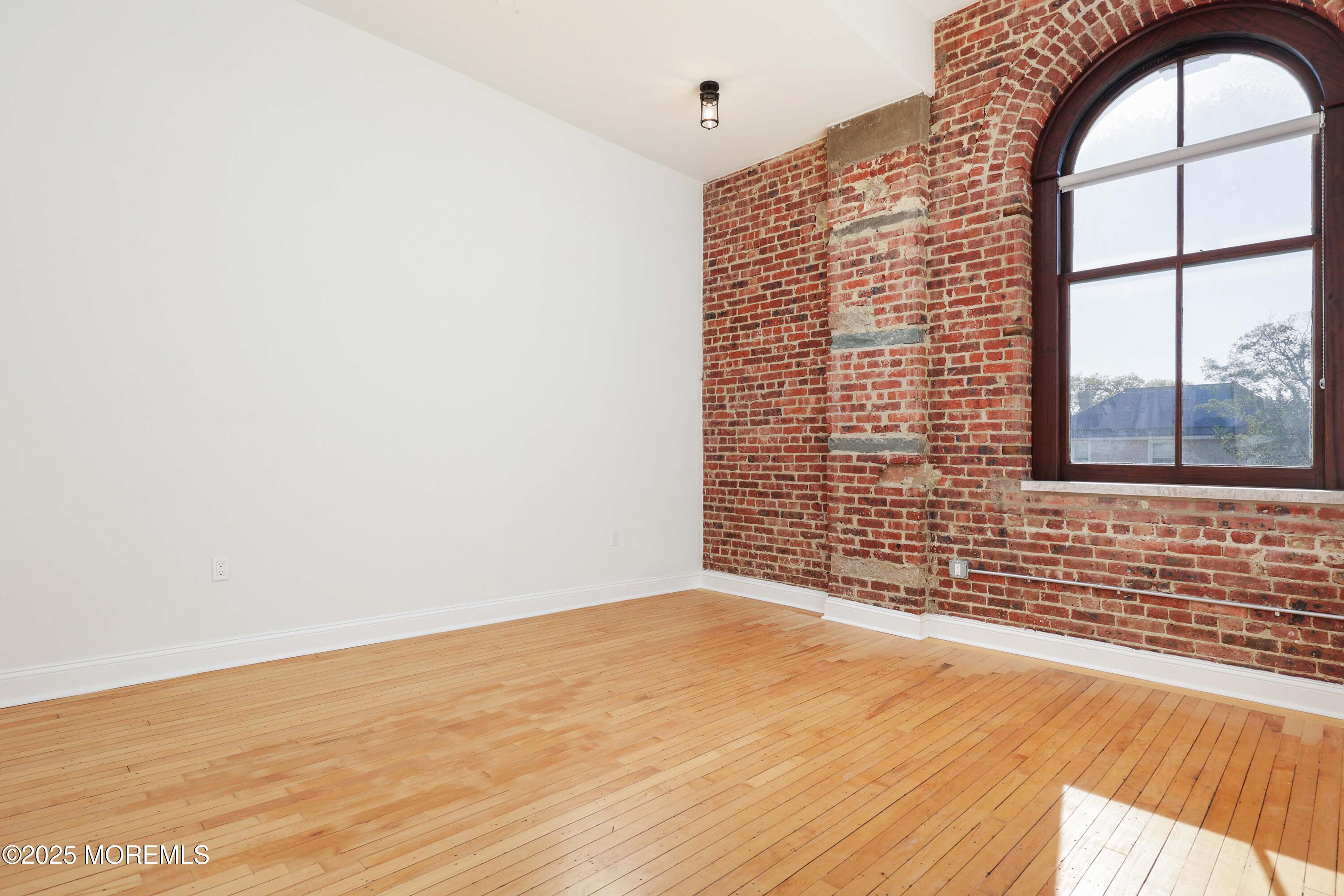 179 Chelsea Avenue 210
