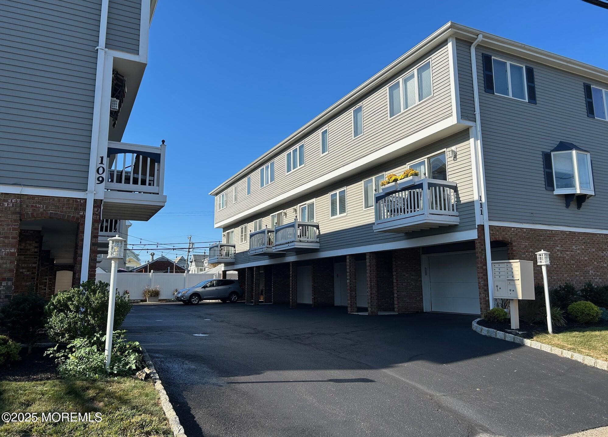 109 Cliff Avenue #4D