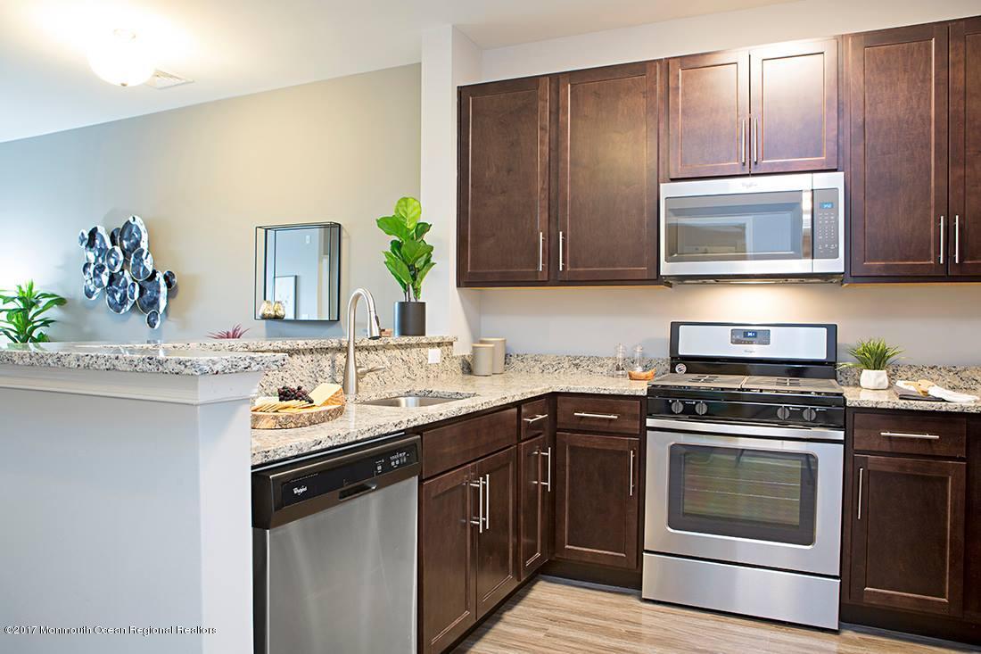 249 Broad Street 320