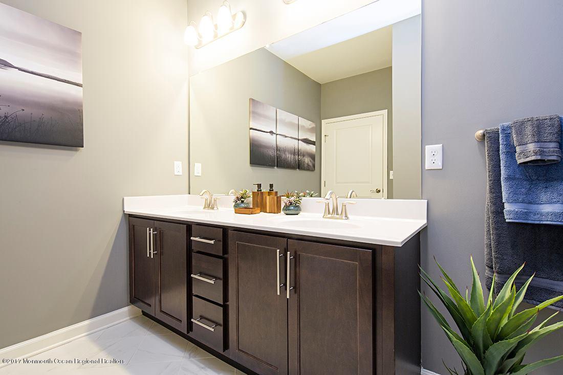 249 Broad Street 320