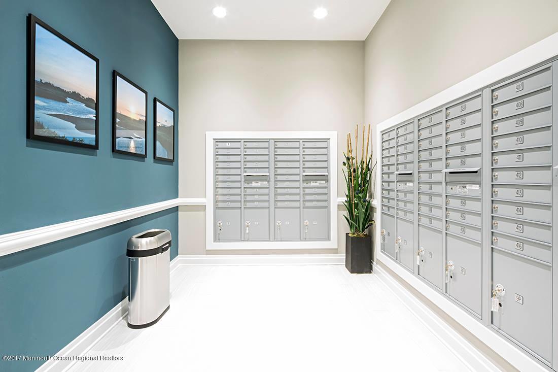 249 Broad Street 320