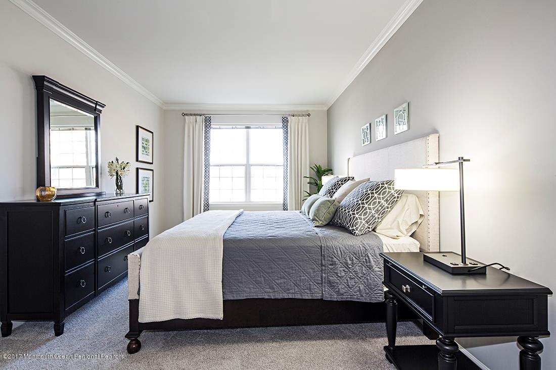 249 Broad Street 320