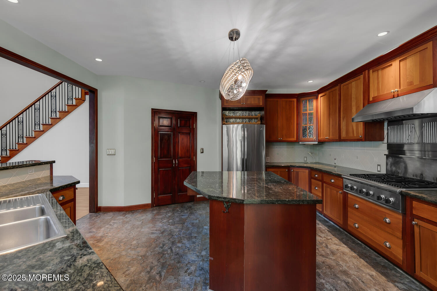 6 Willow Road