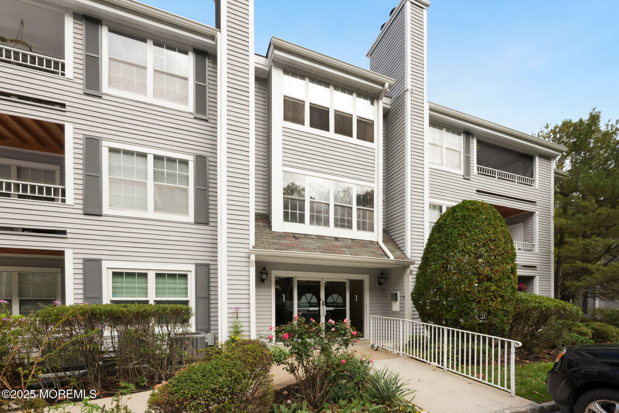 102 Raintree Court, Helmetta