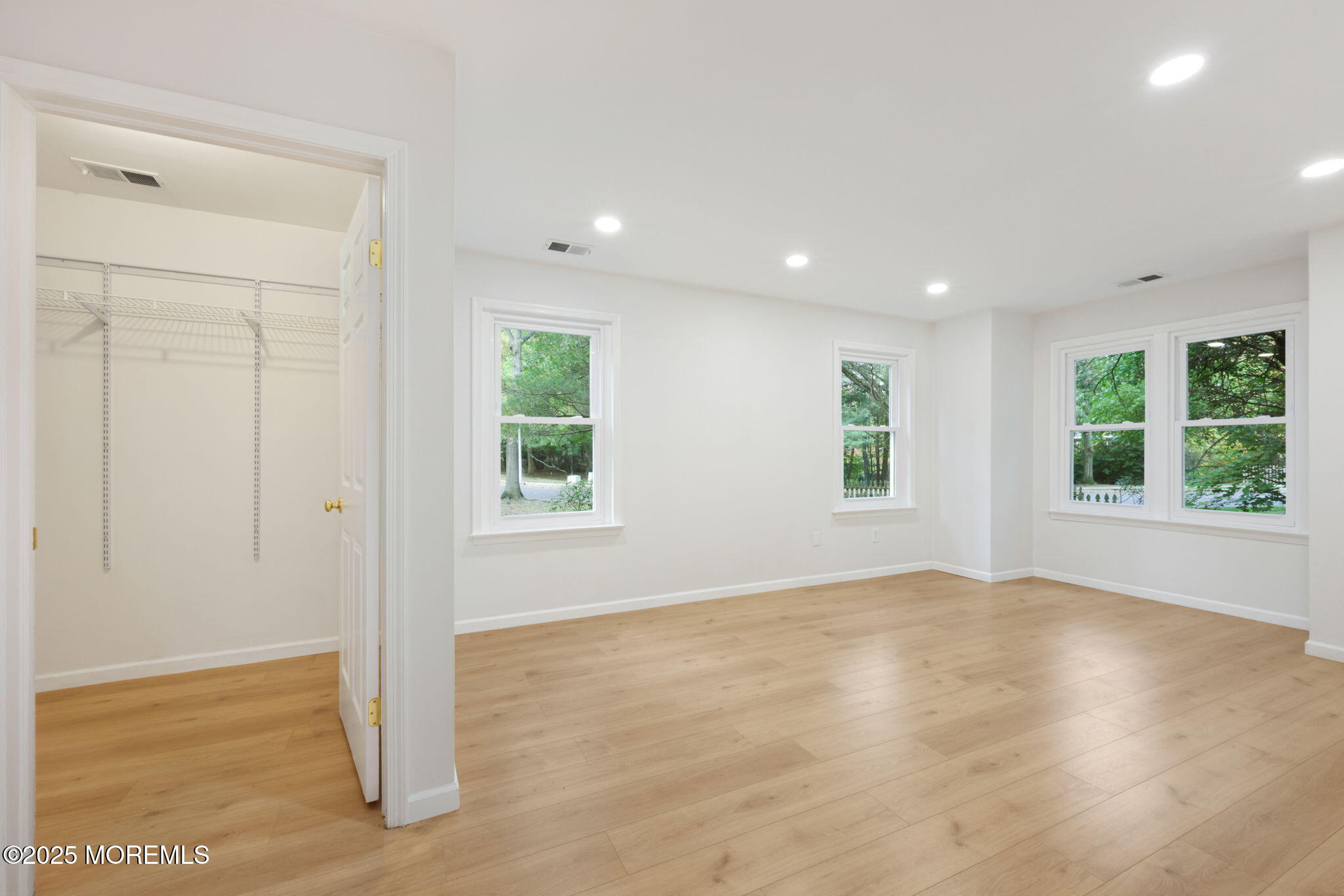 102 Raintree Court, Helmetta