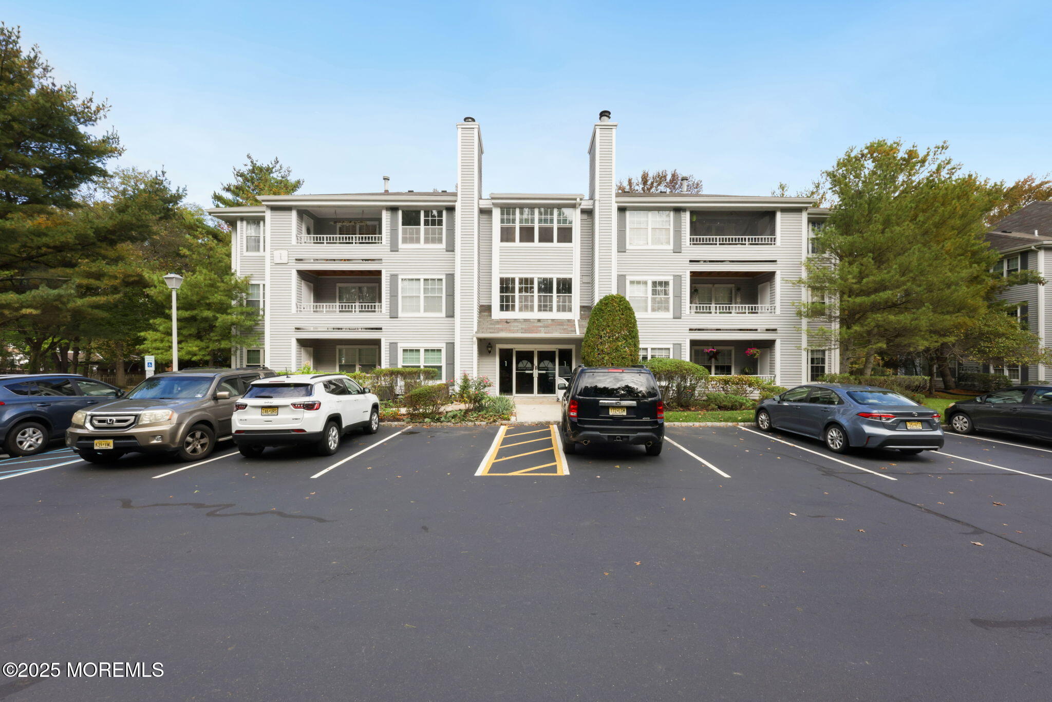 102 Raintree Court, Helmetta