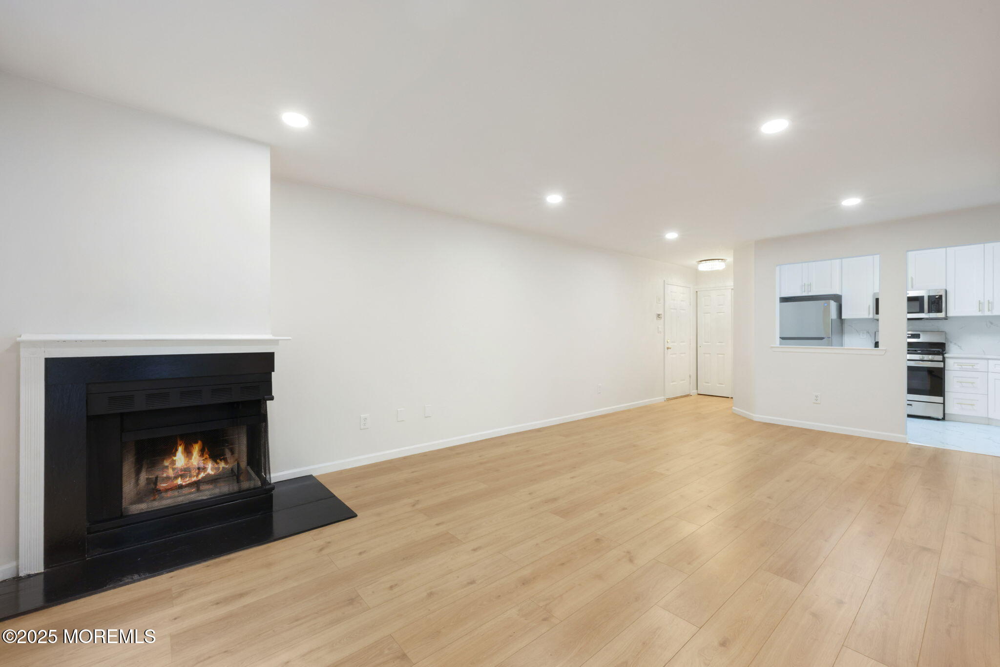 102 Raintree Court, Helmetta