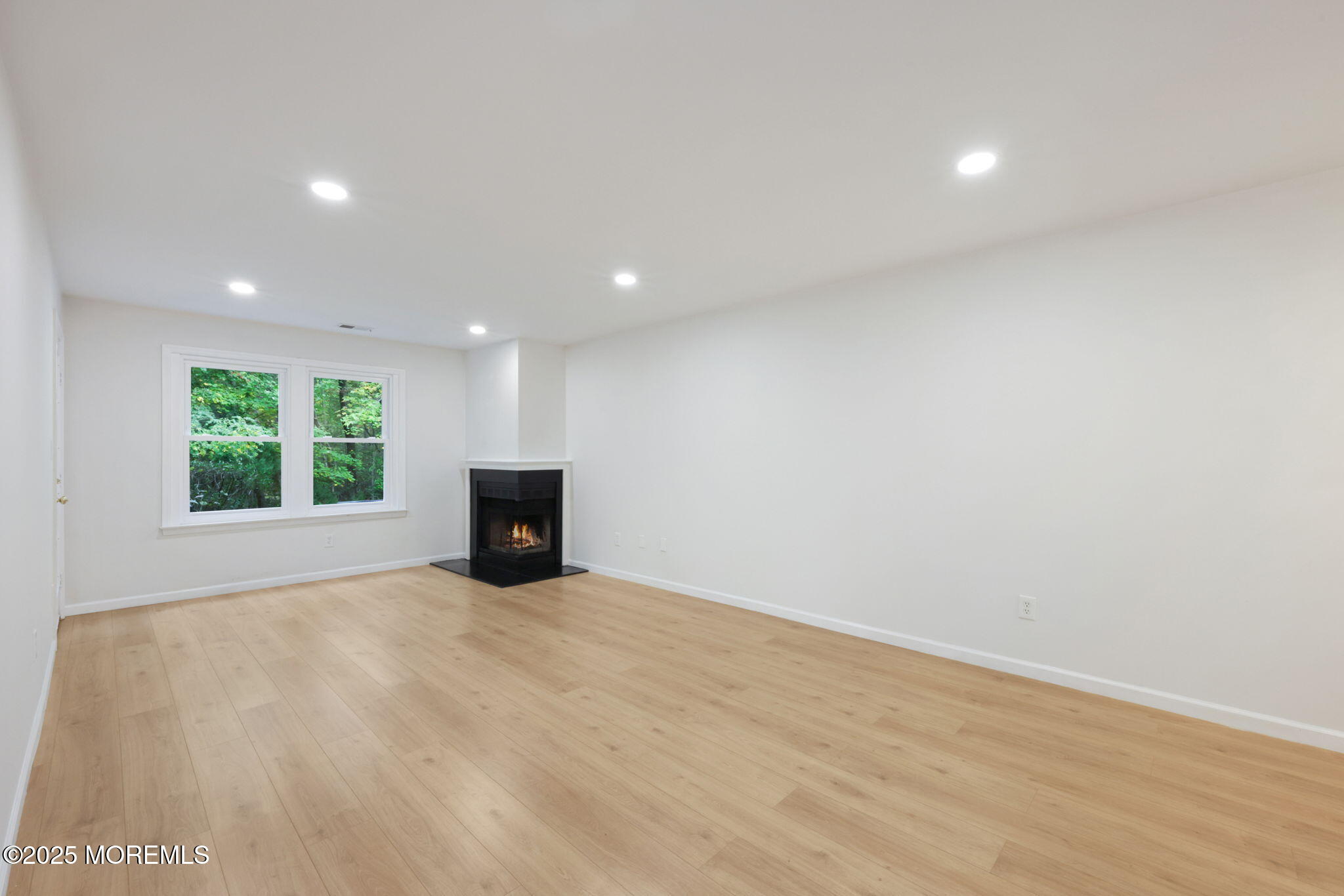 102 Raintree Court, Helmetta