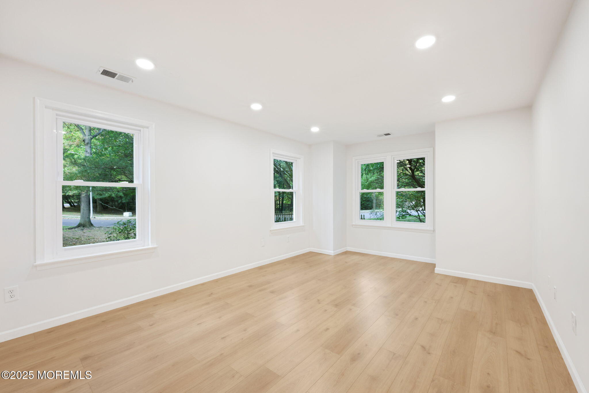 102 Raintree Court, Helmetta