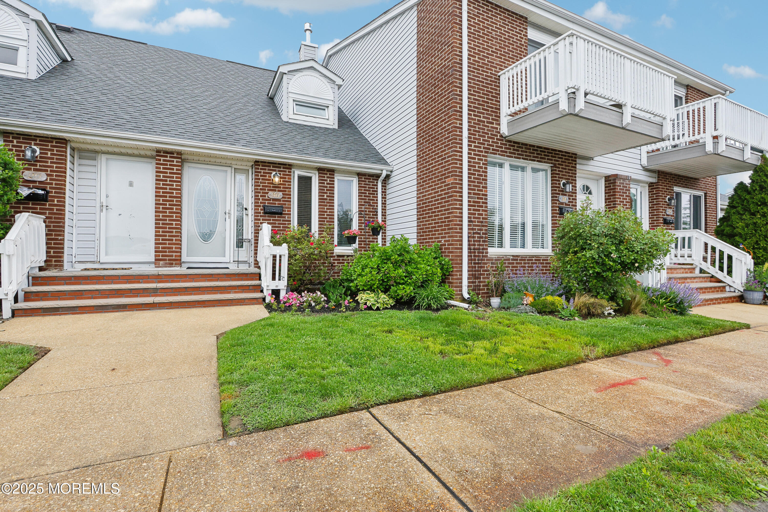 25 Meadow Avenue 30