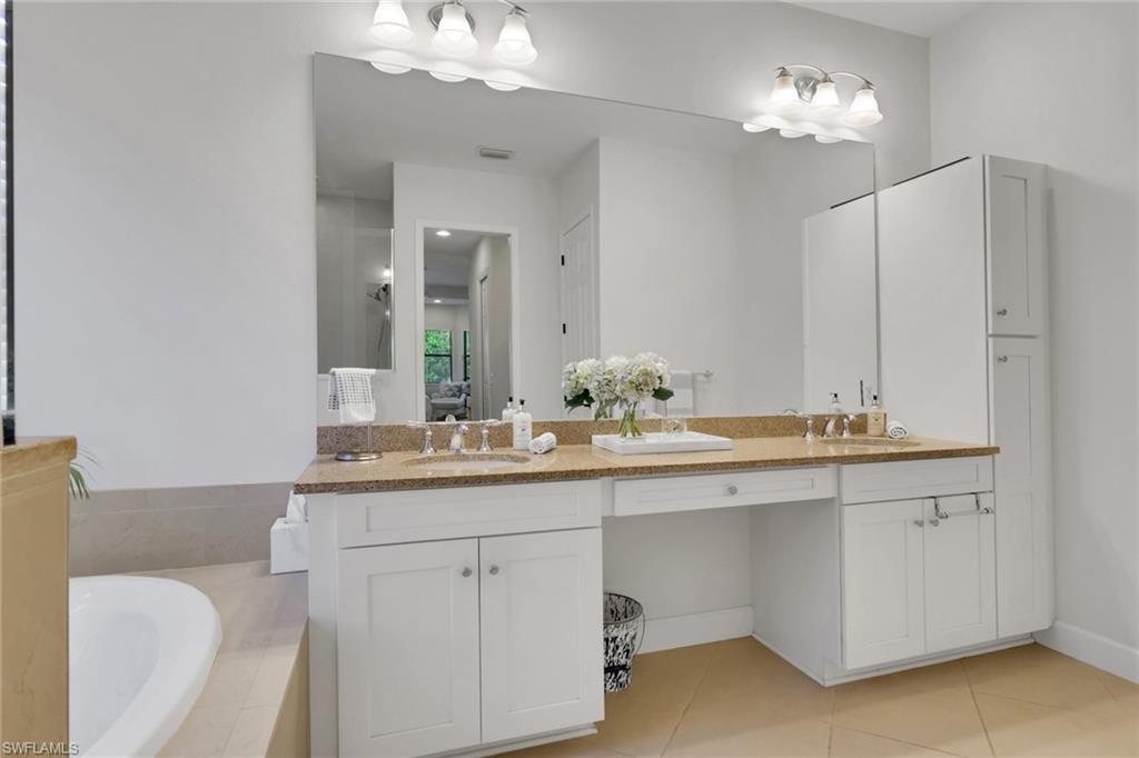 9333 Isla Bella Circle