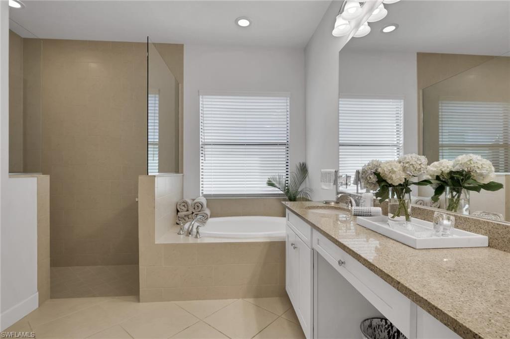 9333 Isla Bella Circle