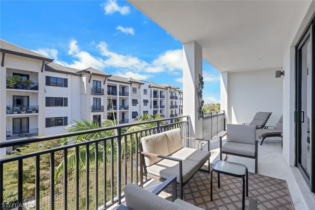 1135 3rd AVE S 403