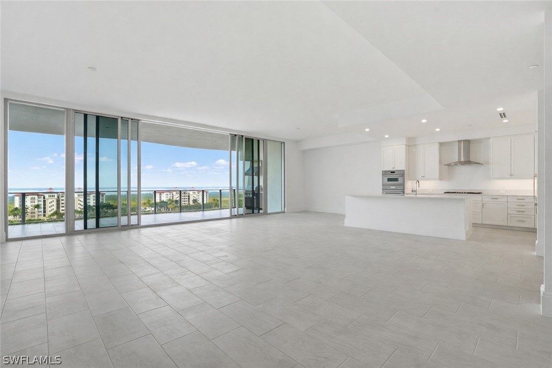 4810 Pelican Colony 903