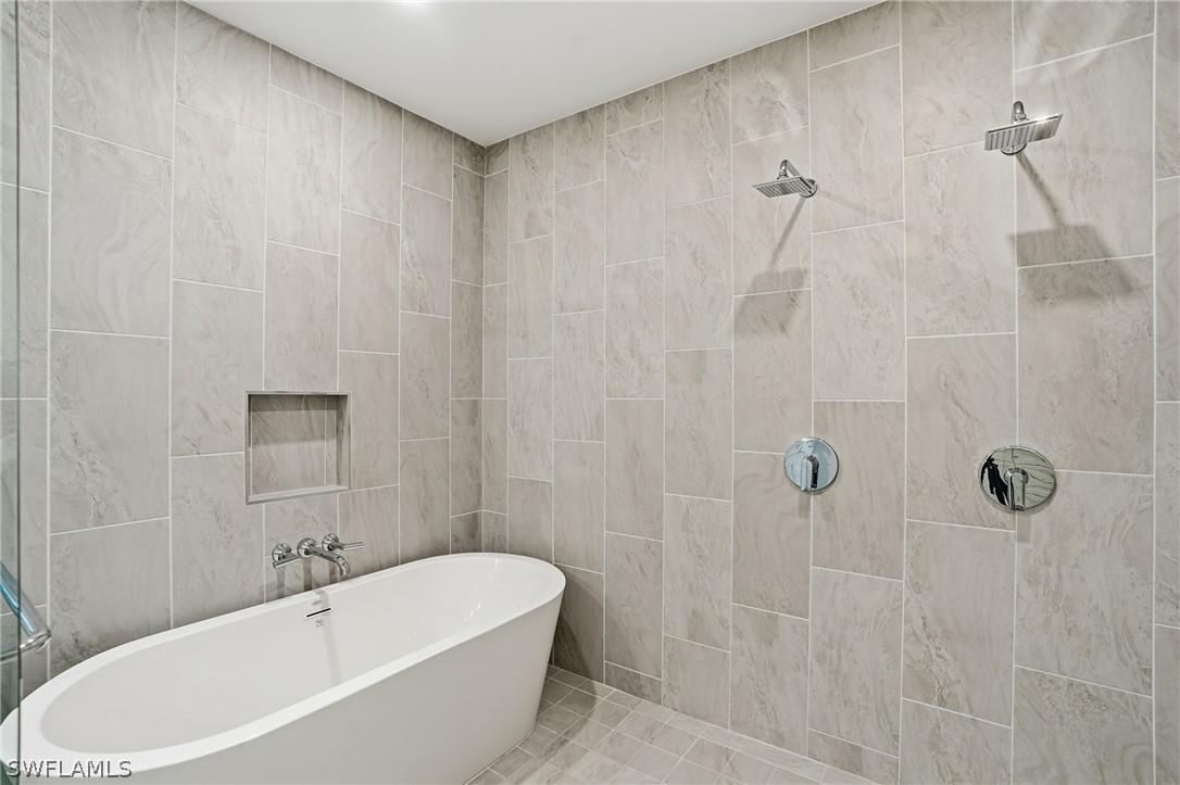 4810 Pelican Colony 903