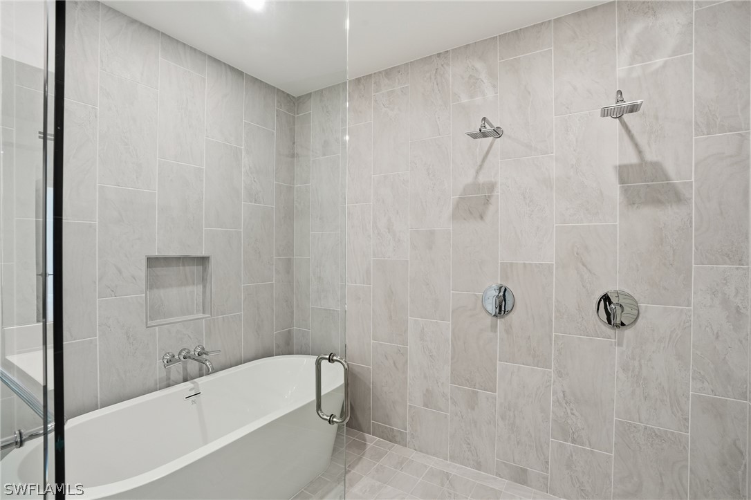 4810 Pelican Colony 903