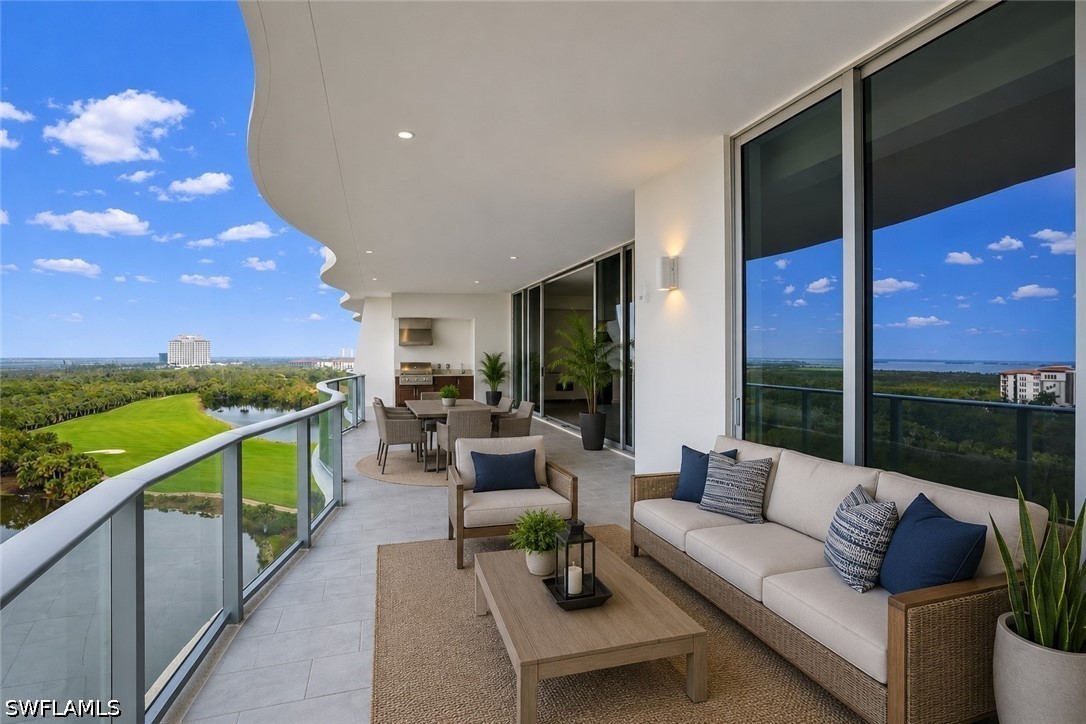 4810 Pelican Colony 903