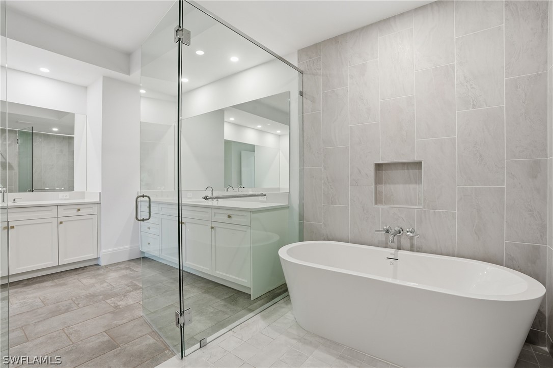 4810 Pelican Colony 903