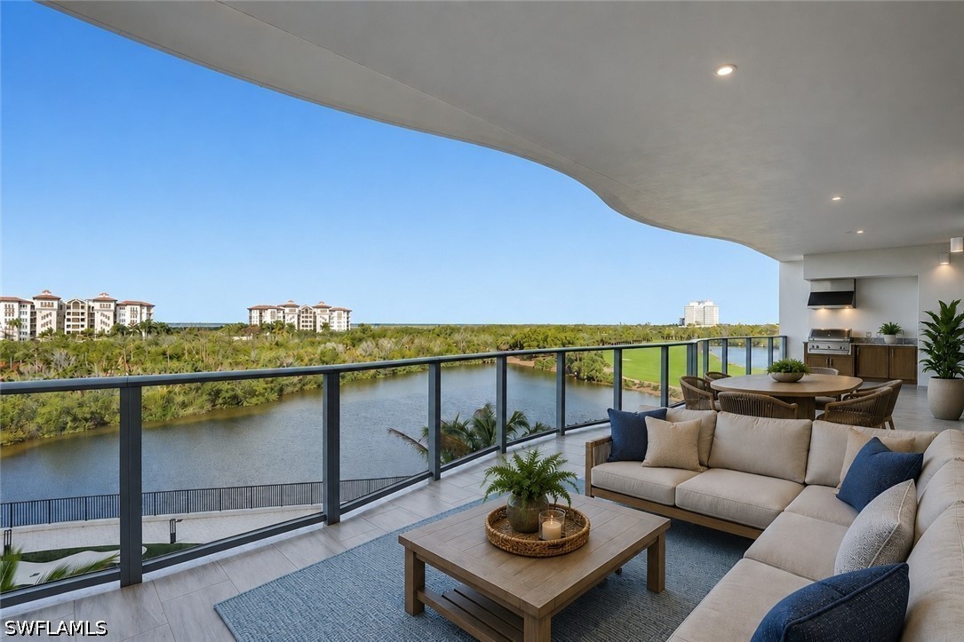 4810 Pelican Colony 404