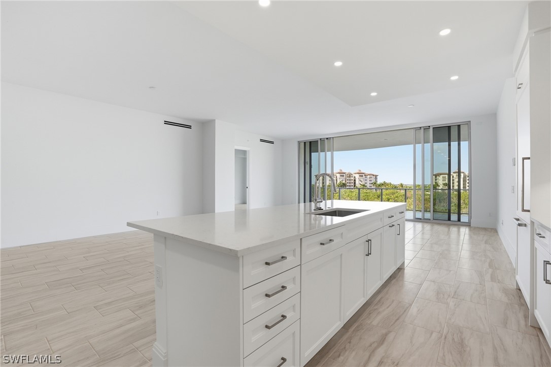 4810 Pelican Colony 404