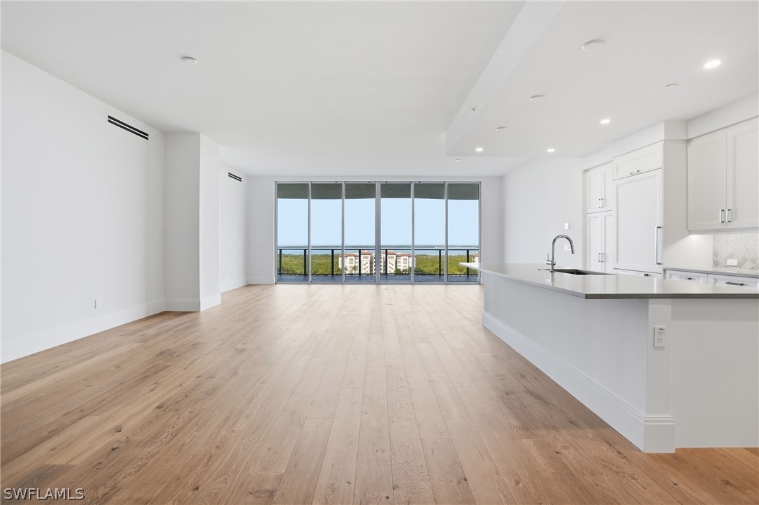 4810 Pelican Colony 1004