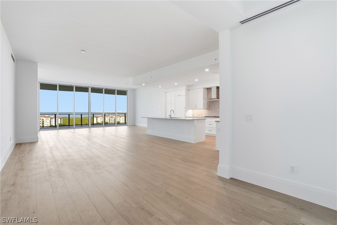 4810 Pelican Colony 1004