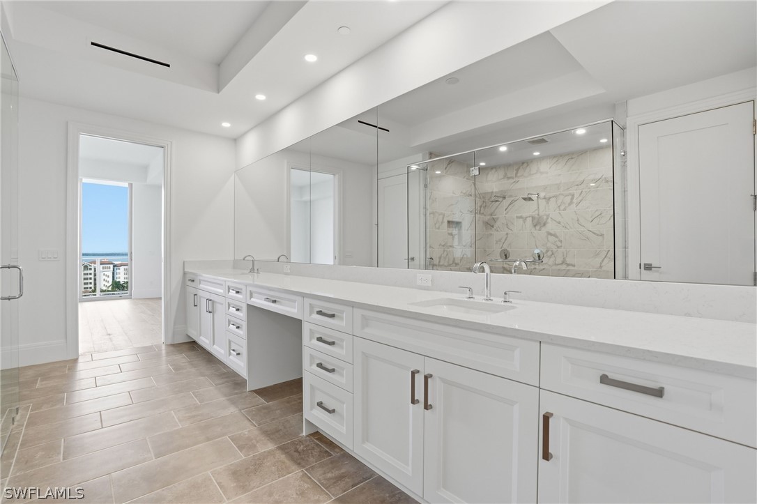 4810 Pelican Colony 1004