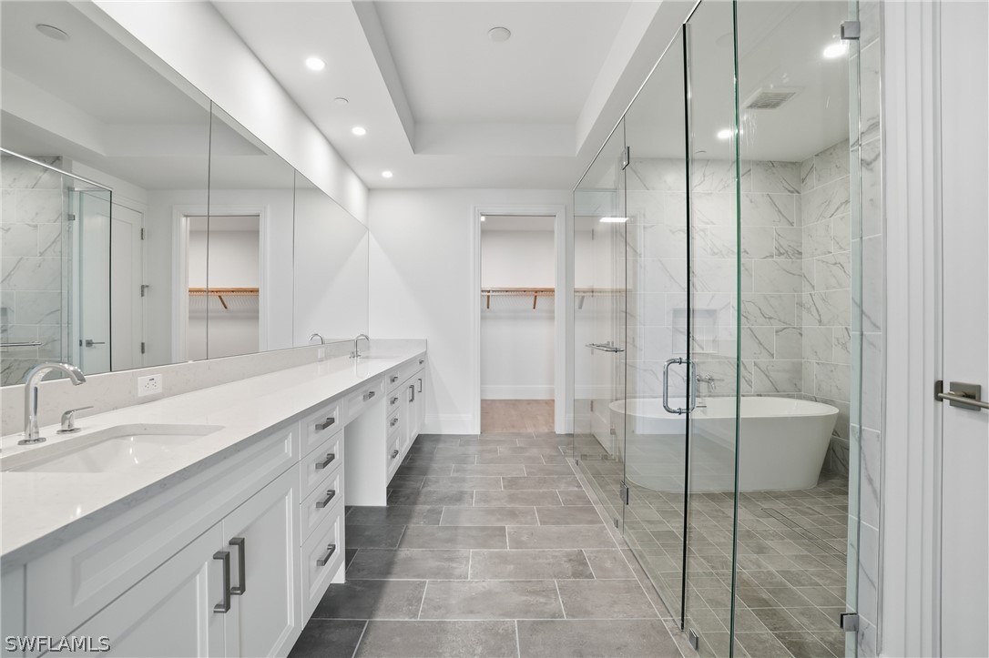 4810 Pelican Colony 1004