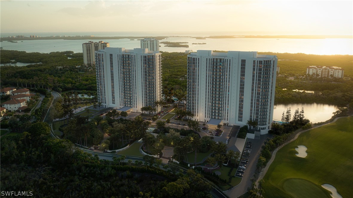 4810 Pelican Colony 1004