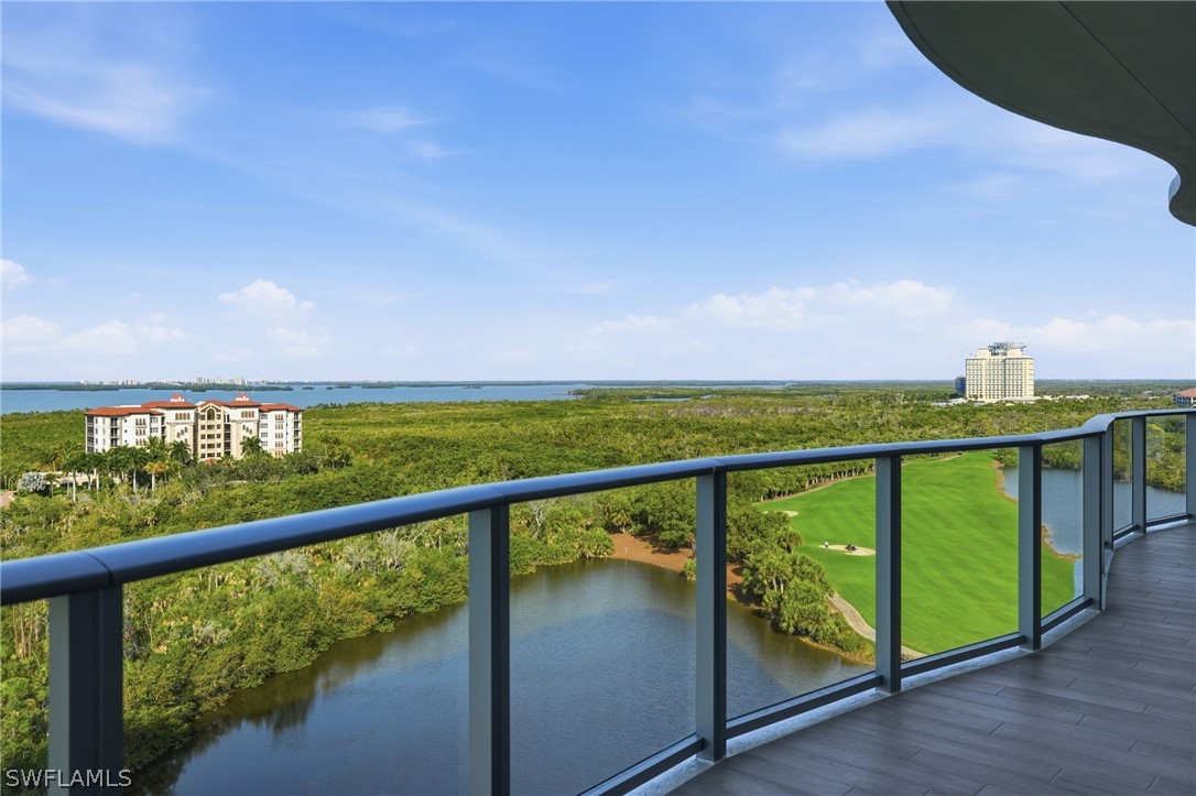 4810 Pelican Colony 1004