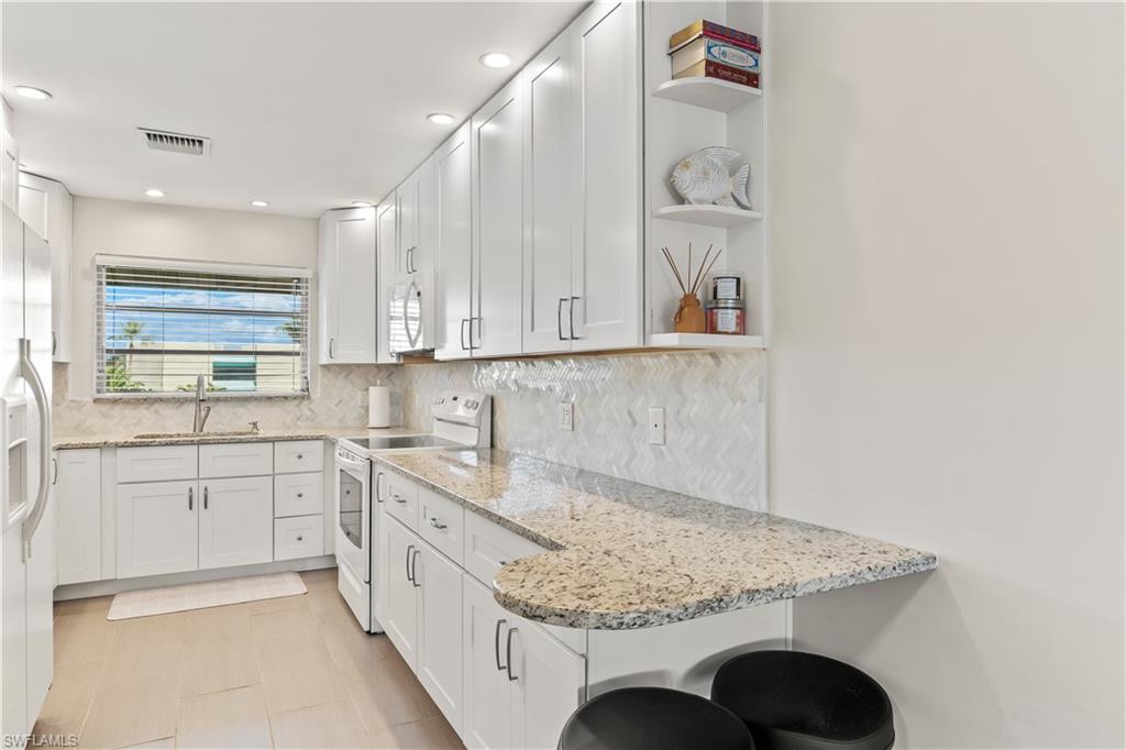 1020 Palm View DR C302