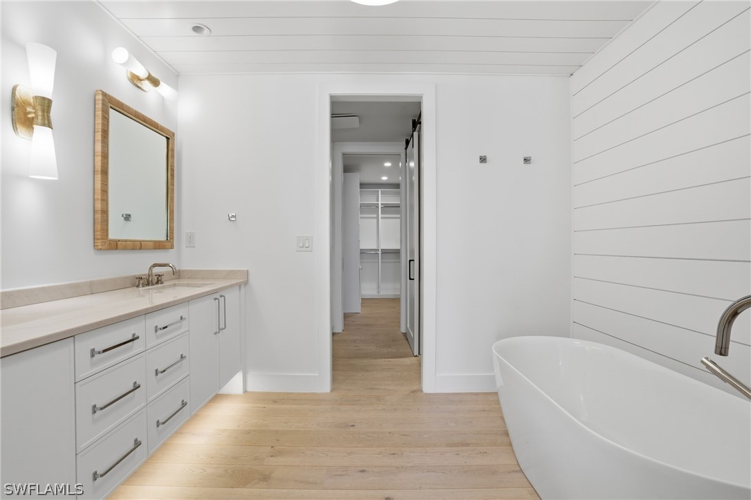 4000 Gulf Shore BLVD N 3000