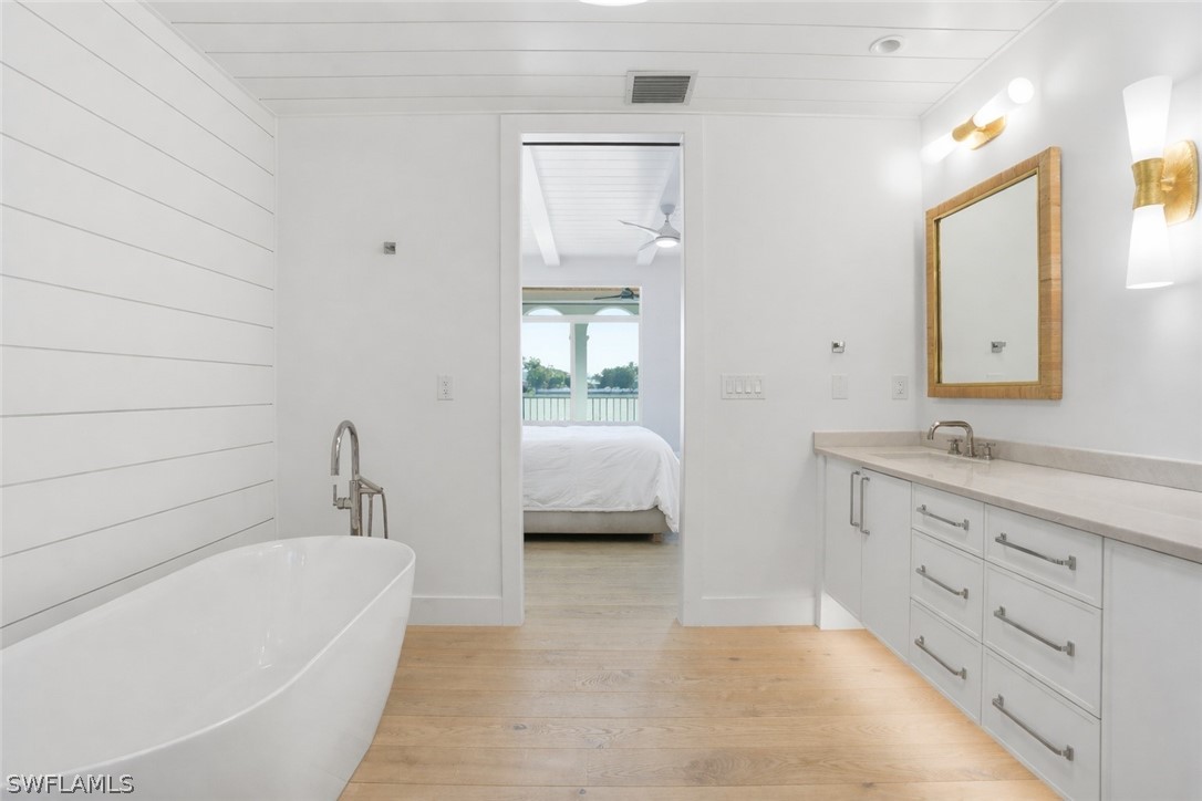 4000 Gulf Shore BLVD N 3000