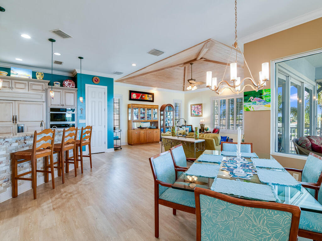 167 SAN SALVADOR STREET