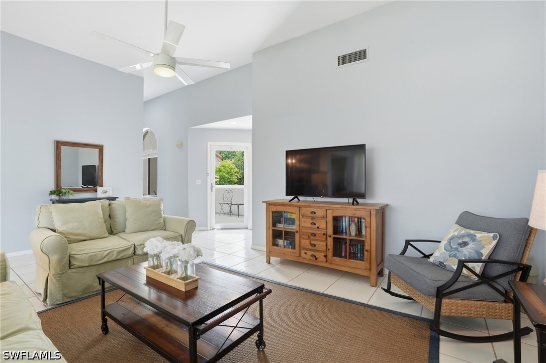 637 Beachwalk CIR E202
