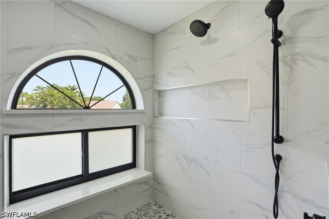 637 Beachwalk CIR E202