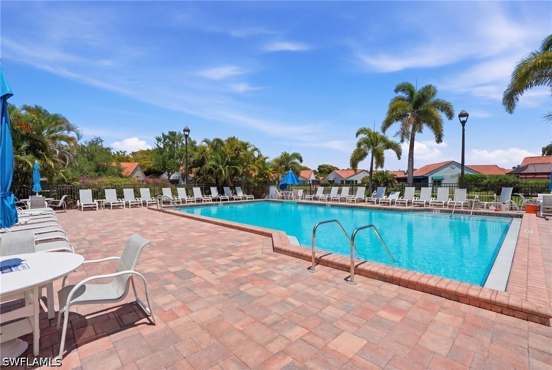 637 Beachwalk CIR E202