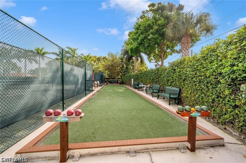 637 Beachwalk CIR E202