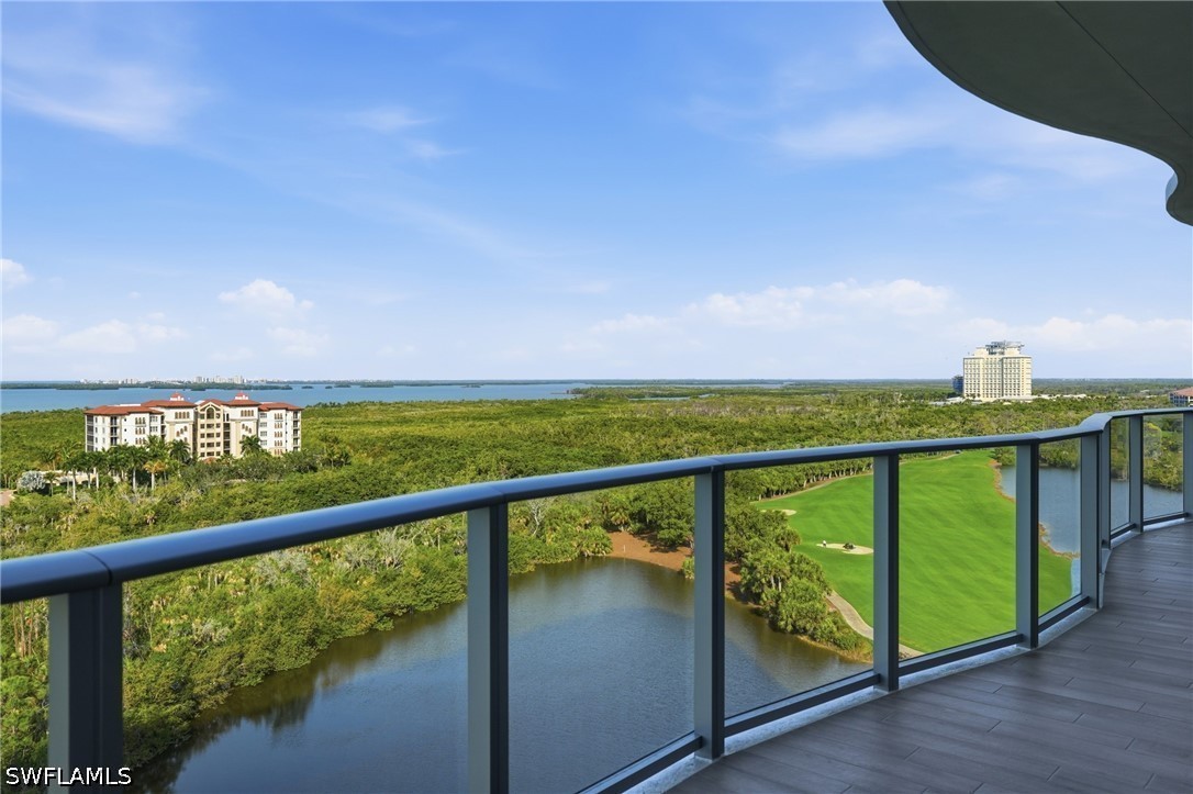 4810 Pelican Colony 1004