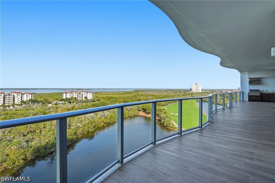 4810 Pelican Colony 1004